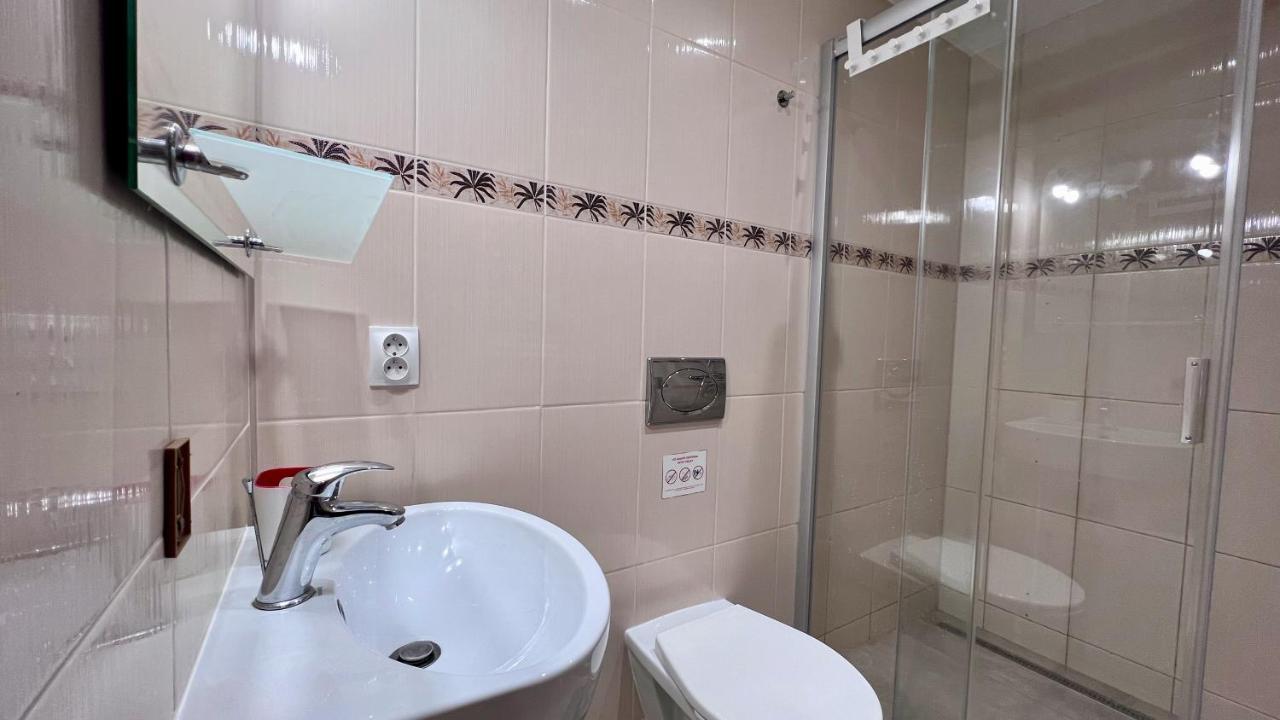 Ground Floor Apartment Praga Zewnętrze zdjęcie